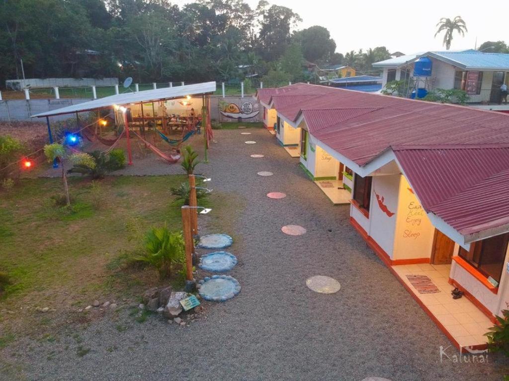 Puerto Viejo de Talamanca 卡露耐旅舍旅舍 外观 照片